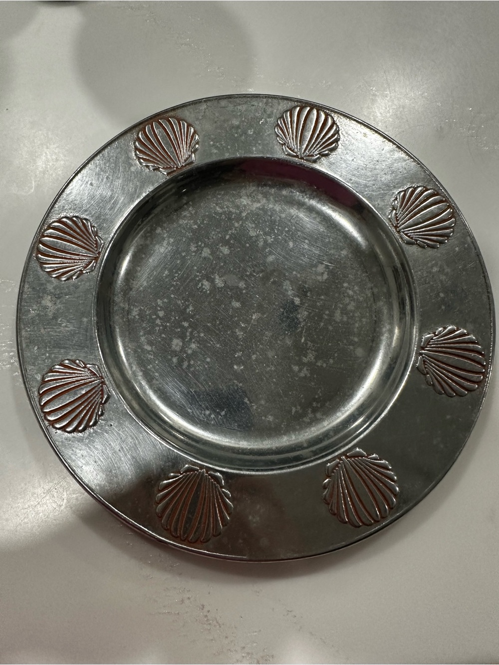 Wilton shell smaller plate.
